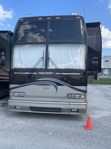  Featherlite Coaches Prevost H3-45 VIP