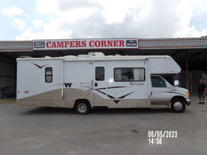  Winnebago Outlook 329B